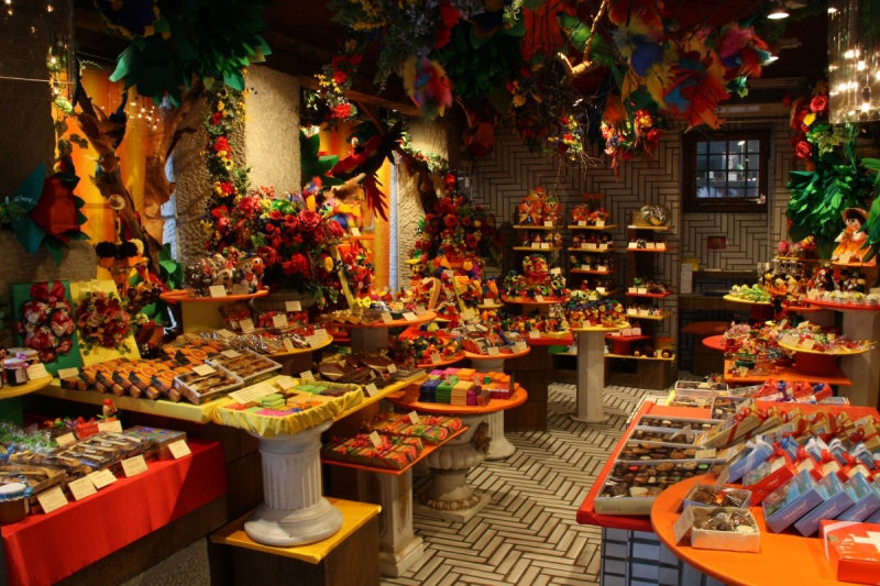 vente-CALLAS-min_candy_store_chocolate_shop_chocolate_switzerland-393515